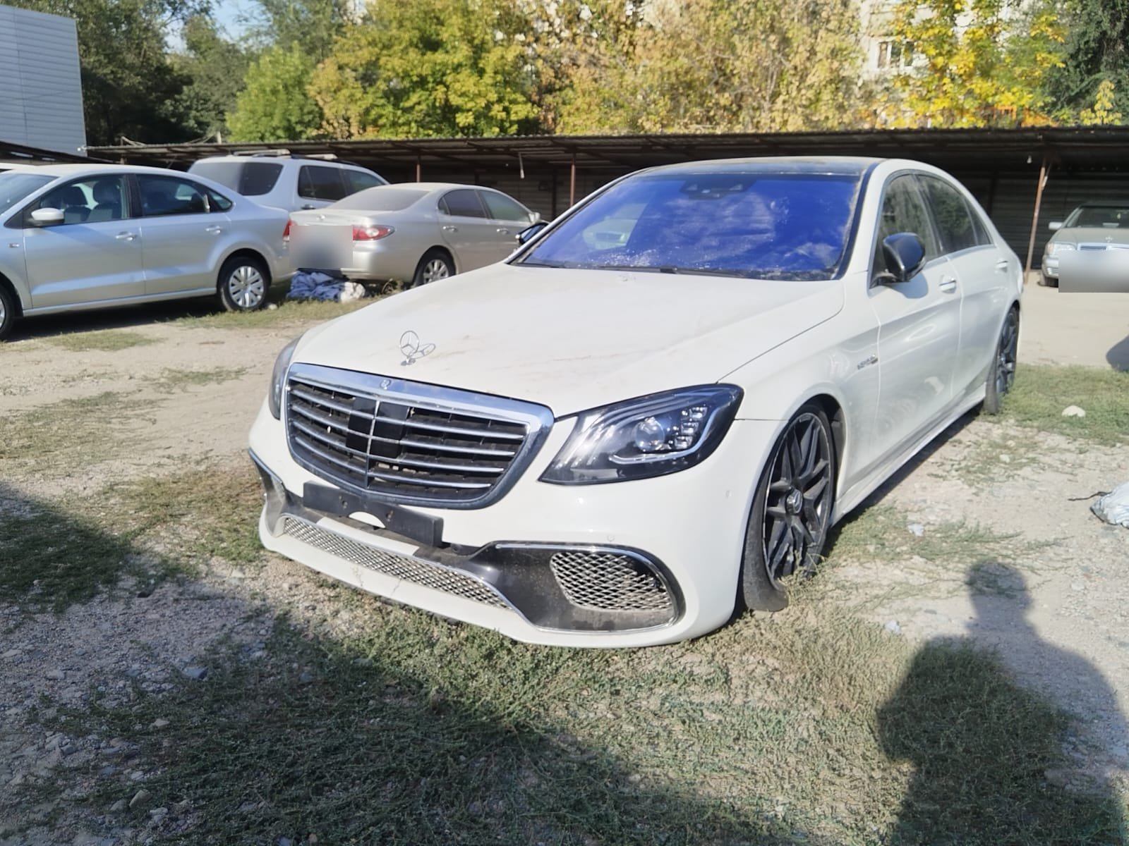 Mercedes-Benz S63 AMG 2014 года, белый, вид спереди — залоговый автомобиль на торгах в Алматы 13 октября 2026